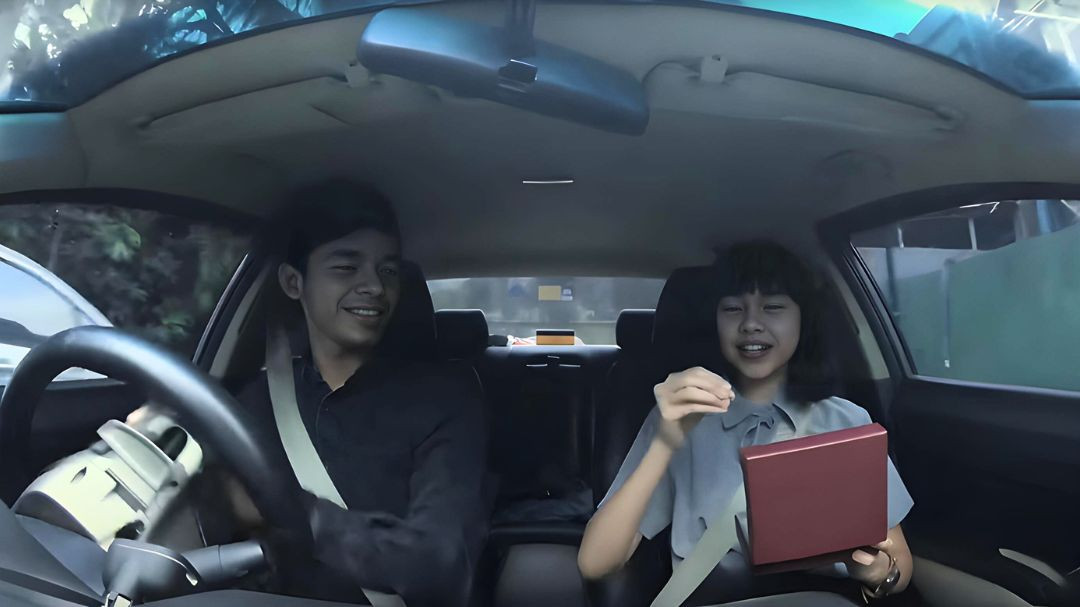 Reaction Linka Angelia Saat Dapat Cincin Custom dari Alffy Rev, Bikin Baper!