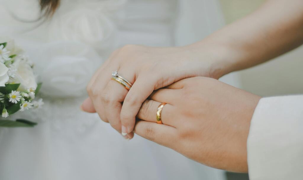 Tips Memilih Cincin Tunangan yang Cocok dengan Kepribadian Pasangan