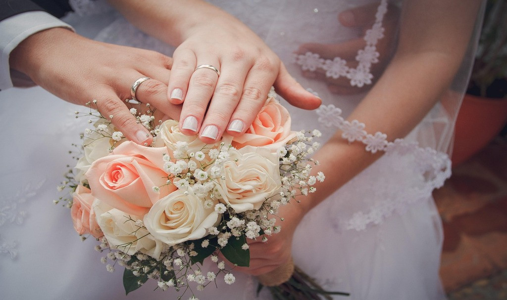 Cincin Lamaran Sederhana atau Mewah? Pilih Sesuai Karakter Pasangan