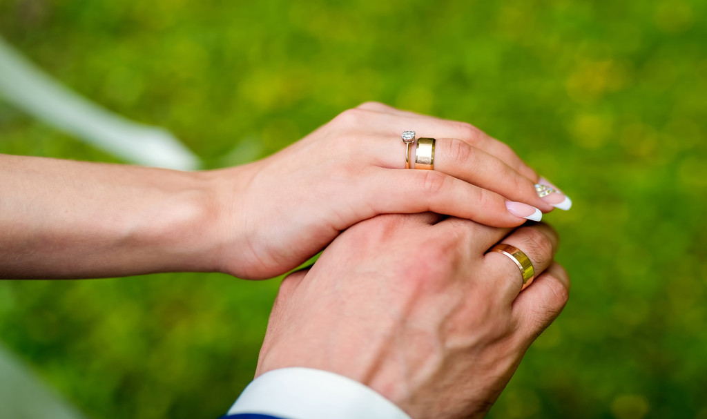 Model Cincin Couple Terbaru, Tren Romantis dan Elegan untuk Pasangan Masa Kini