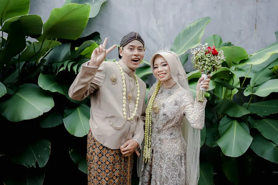 Cincin Pernikahan Kak Laras & Kak Feishal: Simbol Perjalanan Panjang yang Akhirnya Bersatu